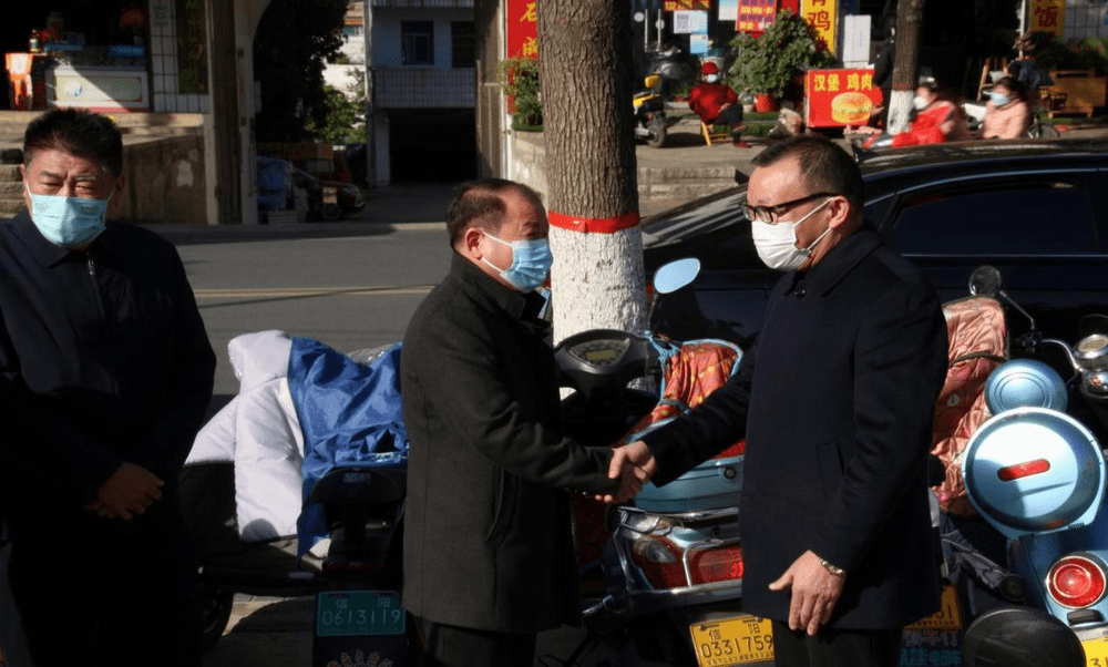 平橋區(qū)代區(qū)長劉慶東蒞臨永和大廈建設項目現(xiàn)場調研指導